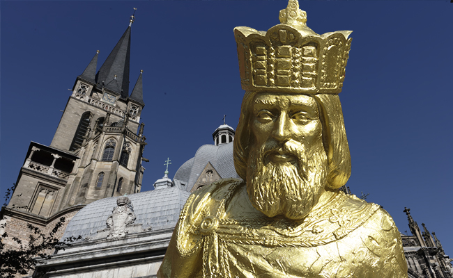 Schoko-Karl vor dem dom